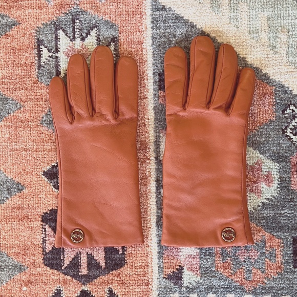 Coach Accessories - Coach Sculpted Signature Leather Tech Gloves